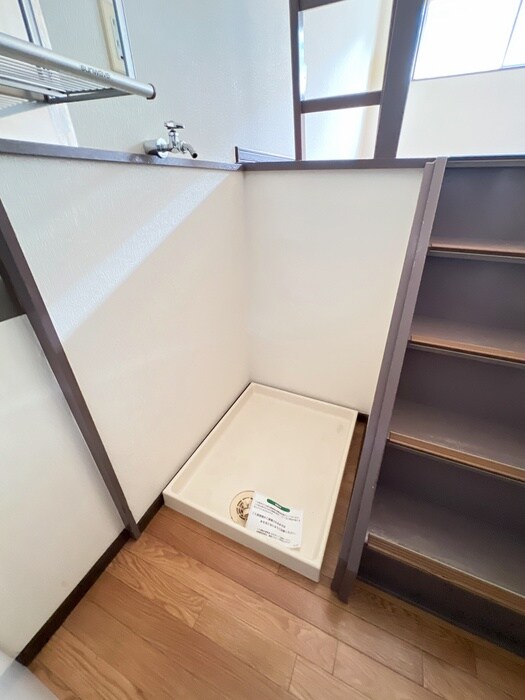 物件内観写真18　(洗濯機置場)