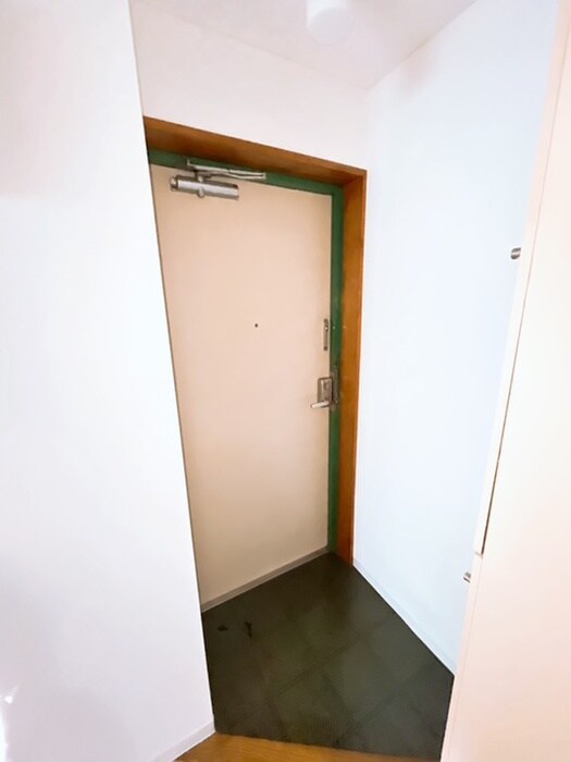 物件内観写真16　(玄関)