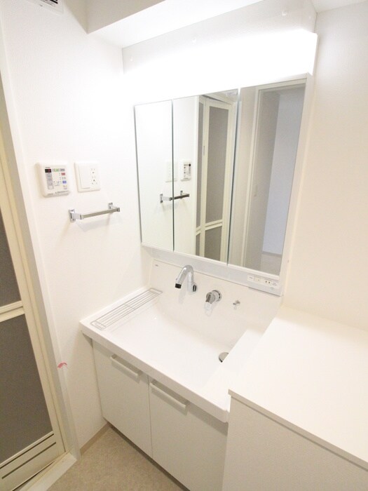 物件内観写真8　(洗面)