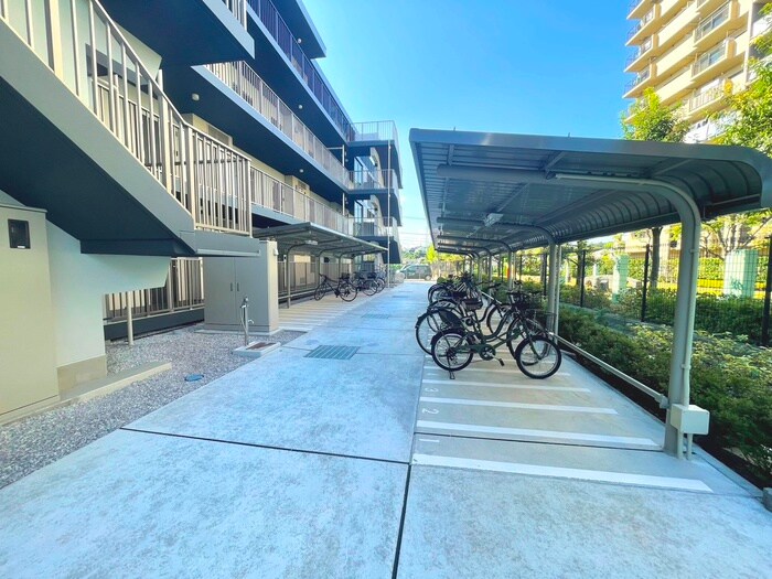 物件外観写真5　(駐輪場)