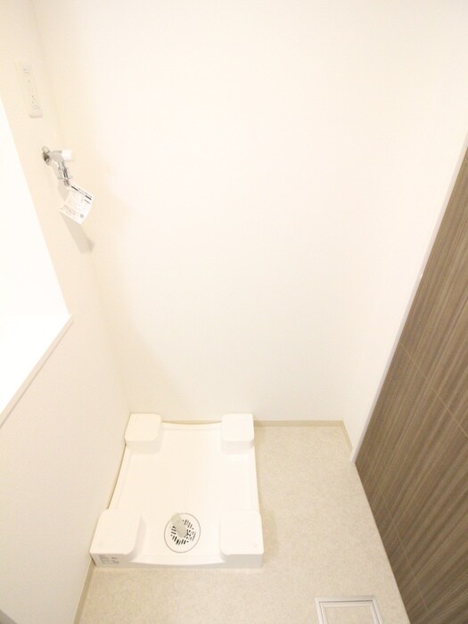 物件内観写真10　(洗濯機置場)