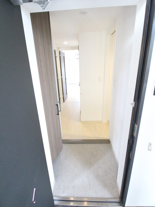 物件内観写真18　(玄関)