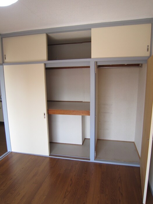 物件内観写真12　(収納)