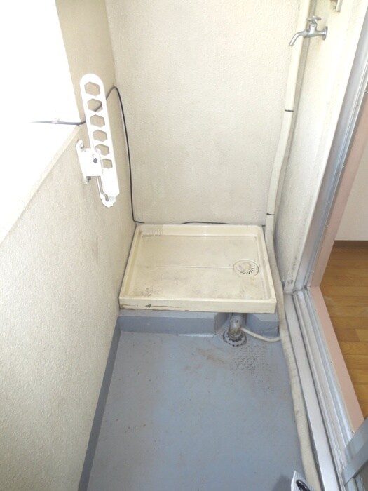 物件内観写真16　(洗濯機置場)