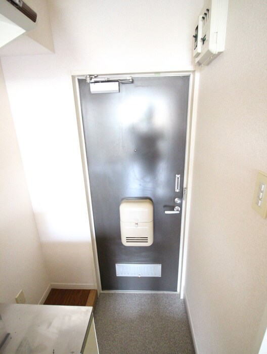 物件内観写真18　(玄関)