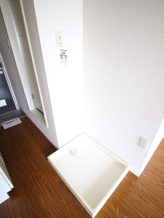 物件内観写真21　(洗濯機置場)