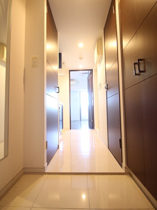 物件内観写真7　(玄関)