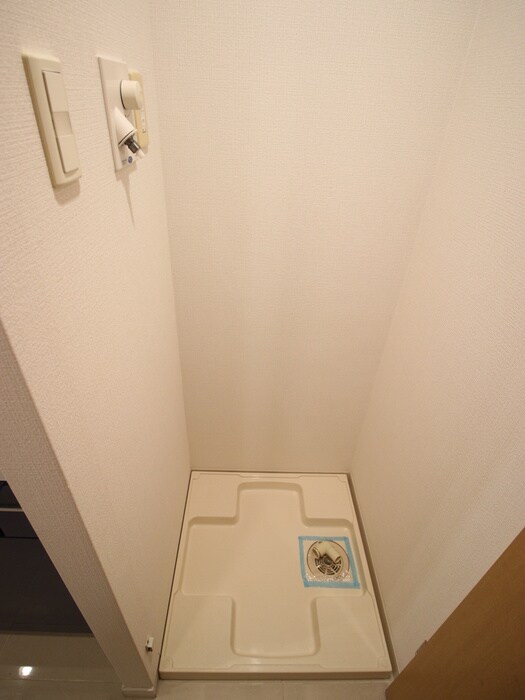 物件内観写真9　(洗濯機置場)