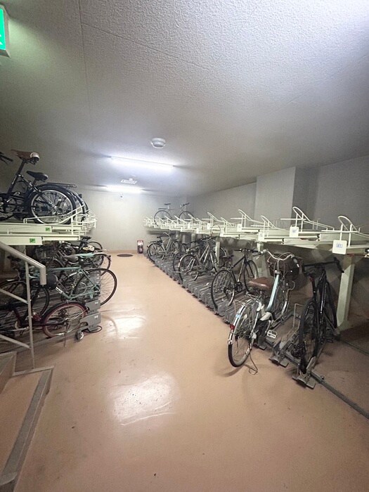物件外観写真6　(駐輪場)
