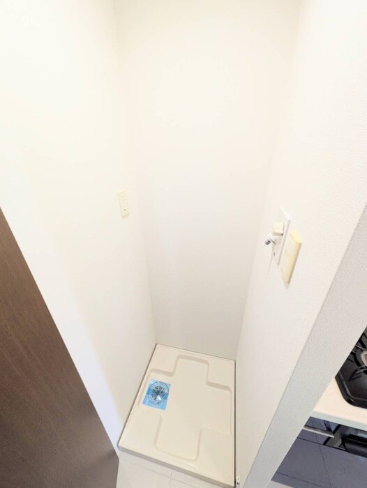 物件内観写真11　(洗濯機置場)