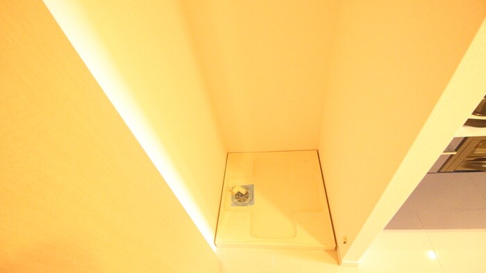 物件内観写真12　(洗濯機置場)