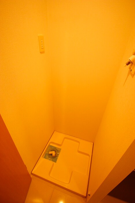 物件内観写真15　(洗濯機置場)