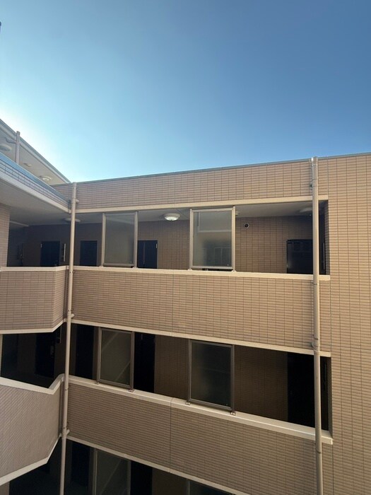 物件内観写真16　(室内からの展望)