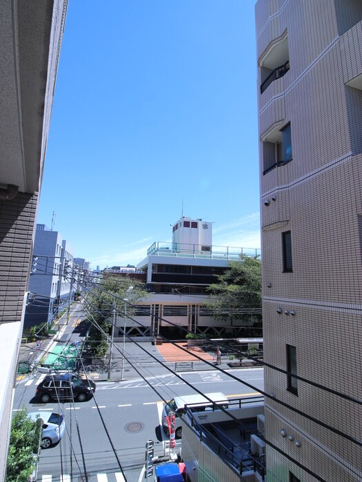 物件内観写真16　(室内からの展望)