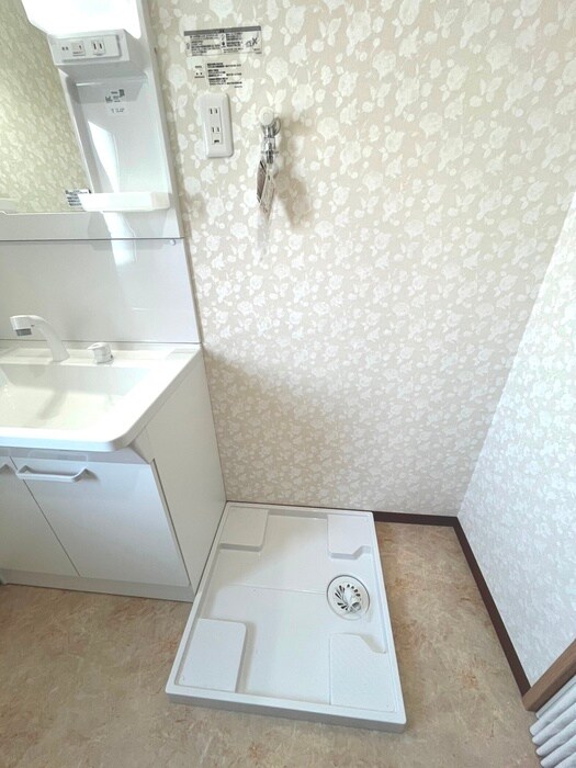 物件内観写真11　(洗濯機置場)