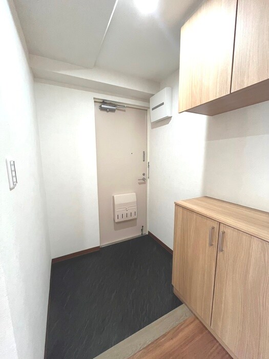 物件内観写真13　(玄関)