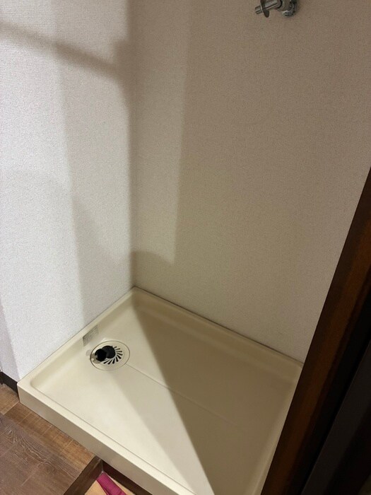 物件内観写真12　(洗濯機置場)