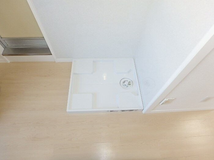 物件内観写真11　(洗濯機置場)