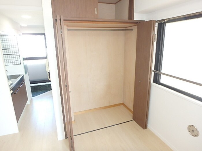 物件内観写真12　(収納)