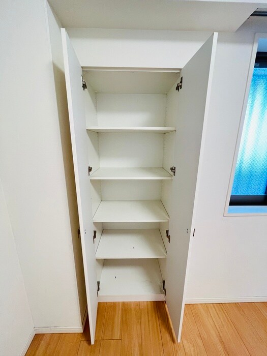 物件内観写真12　(収納)