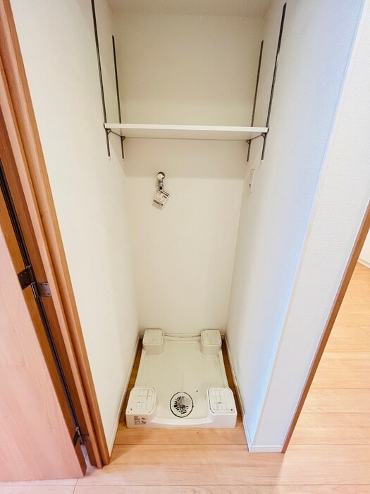物件内観写真17　(洗濯機置場)