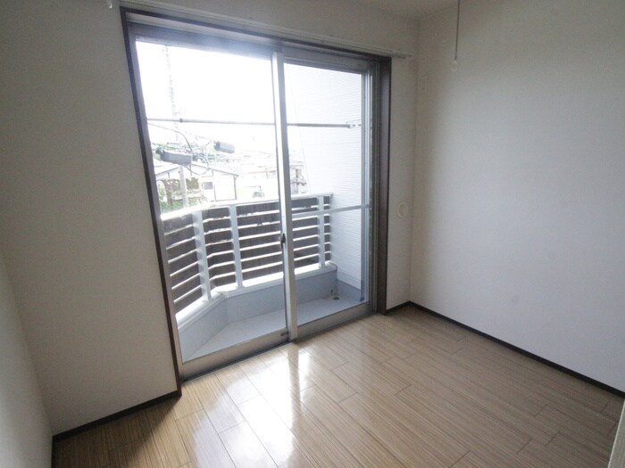 物件内観写真9　(居室)