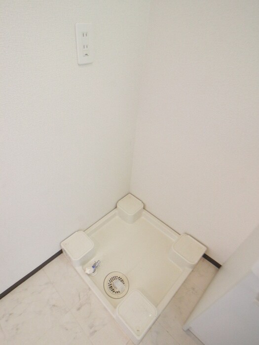 物件内観写真15　(洗濯機置場)