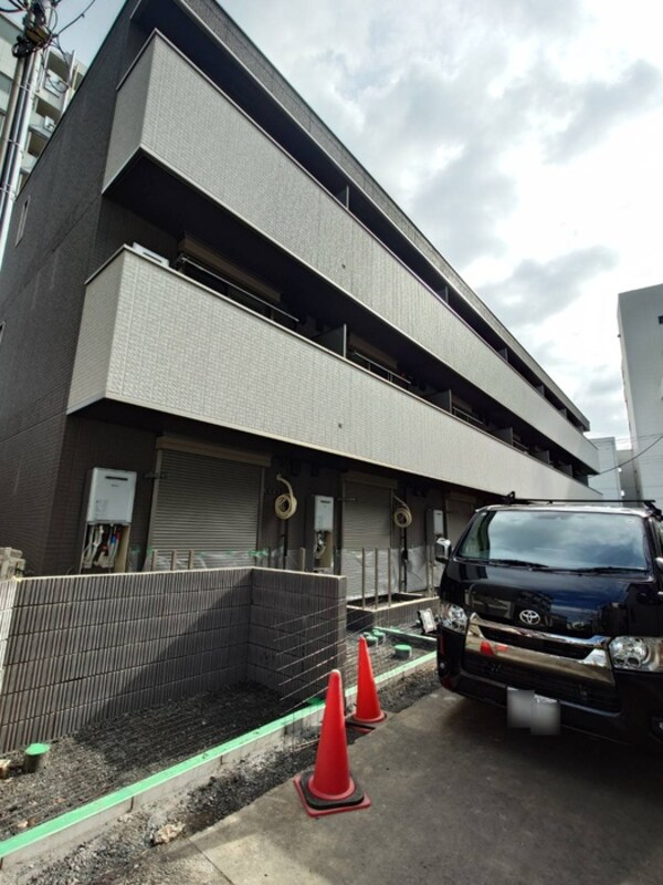 建築中