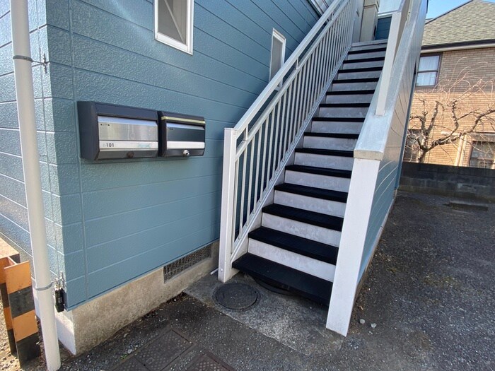 物件外観写真2　(エントランス部分)