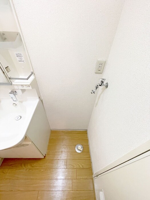 物件内観写真15　(洗濯機置場)