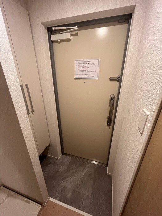物件内観写真8　(玄関)