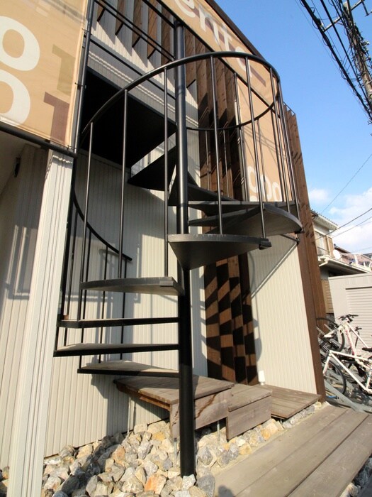 物件外観写真3　(エントランス部分)