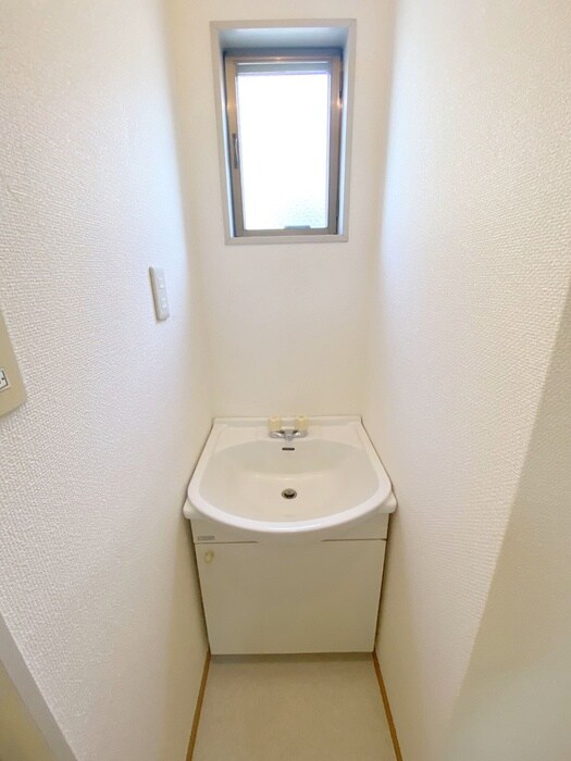 物件内観写真11　(洗面)