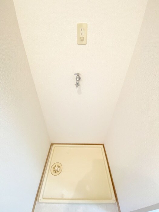 物件内観写真13　(洗濯機置場)