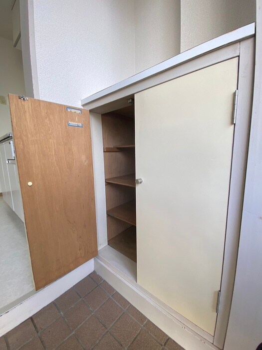 物件内観写真18　(靴箱)