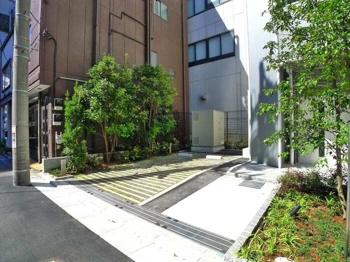 物件外観写真5　(駐車場)