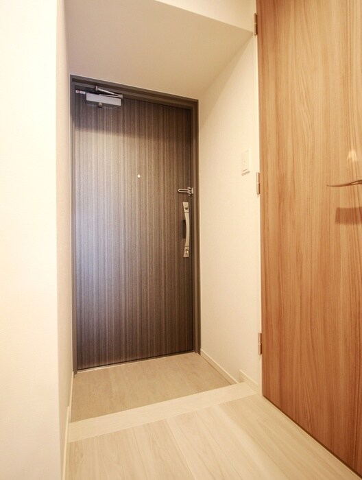 物件内観写真11　(玄関)