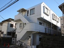 ホワイト・レジデンス鷺沼の外観写真