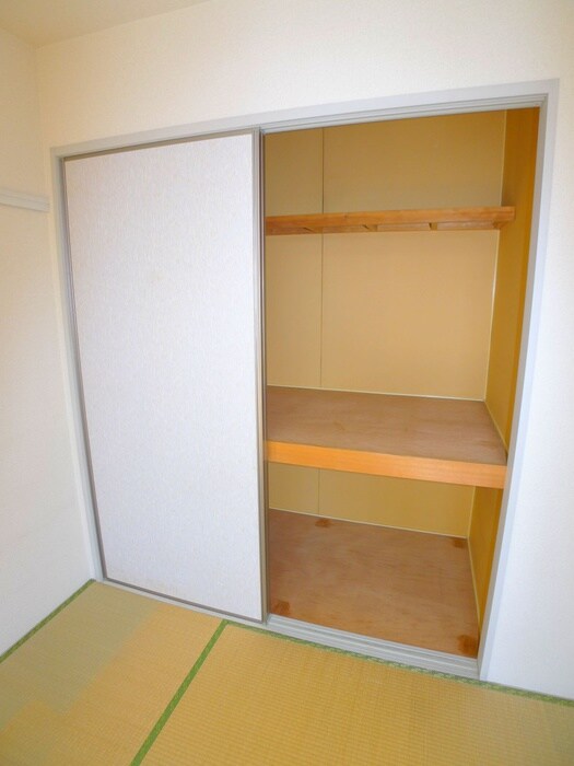 物件内観写真15　(収納)