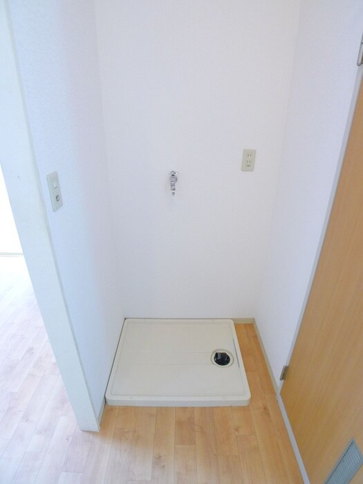 物件内観写真19　(洗濯機置場)