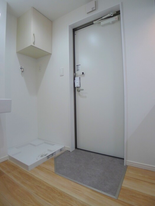 物件内観写真10　(玄関)