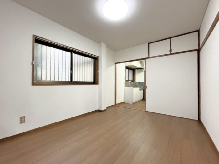 物件内観写真8　(居室)