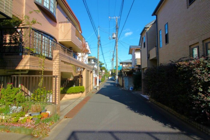 物件外観写真3　(周辺環境)