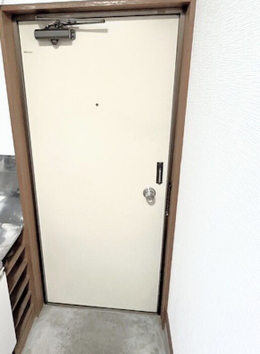 物件内観写真18　(玄関)