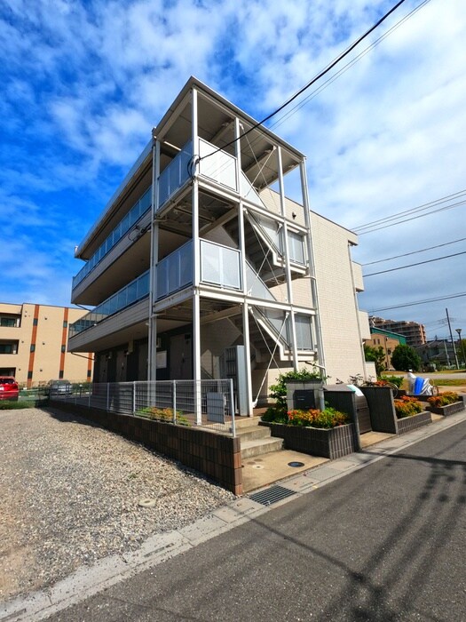 物件外観写真6　(駐車場)