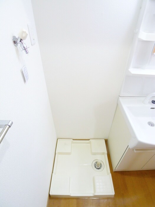 物件内観写真12　(洗濯機置場)