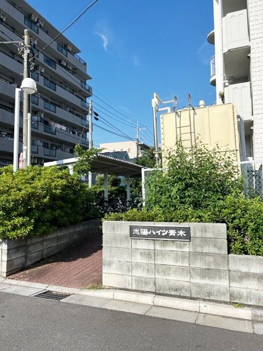 物件外観写真3　(エントランス部分)