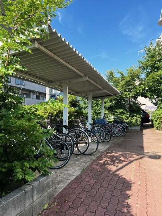 物件外観写真4　(駐輪場)
