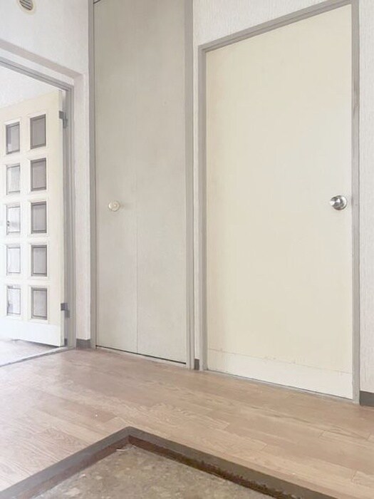 物件内観写真13　(廊下)