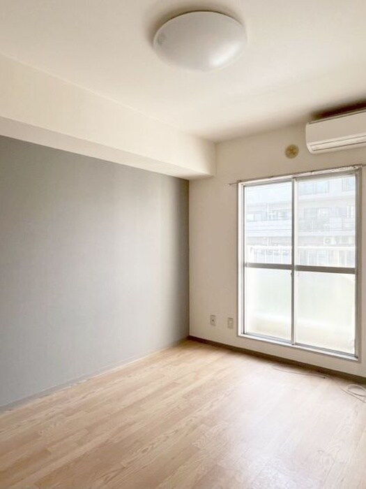 物件内観写真20　(室内からの展望)